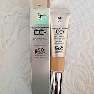 It Cosmetics CC Cream in Light SPF 50+